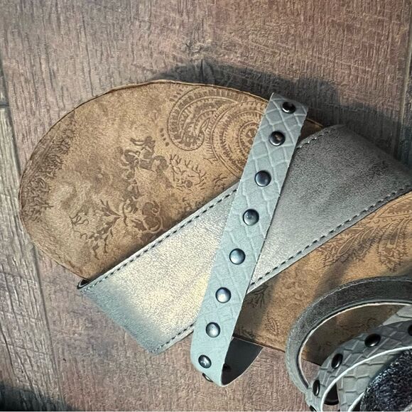 BEARPAW Julianna Pewter Sandals Sz 9 Silver/Pewter - Picture 9 of 16